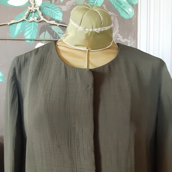 EILEEN FISHER Silk Textured Olive Green Blazer Size Small - Picture 2 of 15